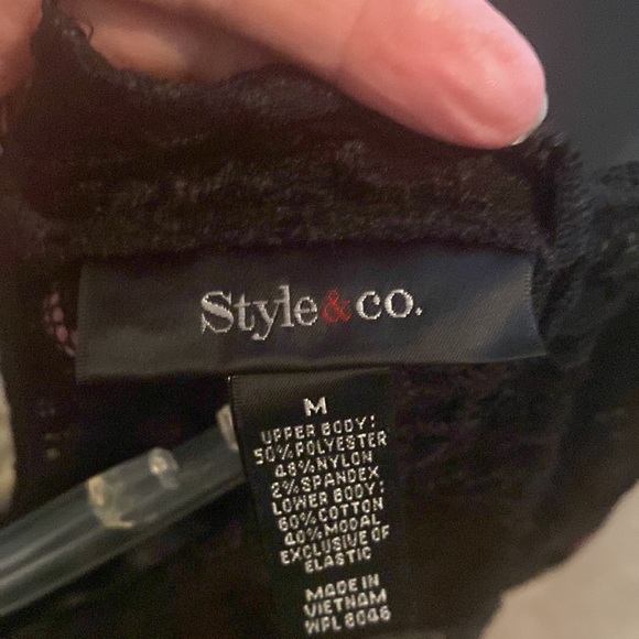 Blouse by style and company, size m, black lace at top, never worn - Picture 3 of 3